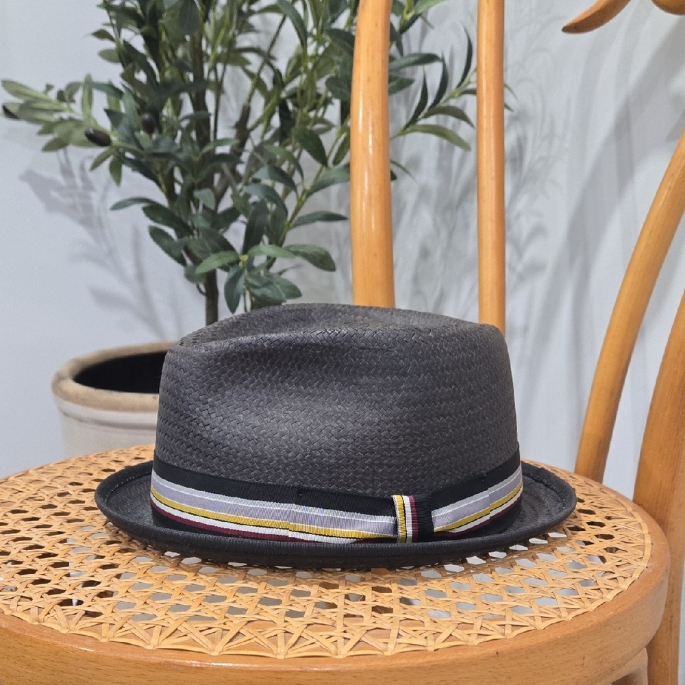 Stylish Retro Big It Up Black Fedora Hat with Striped Band